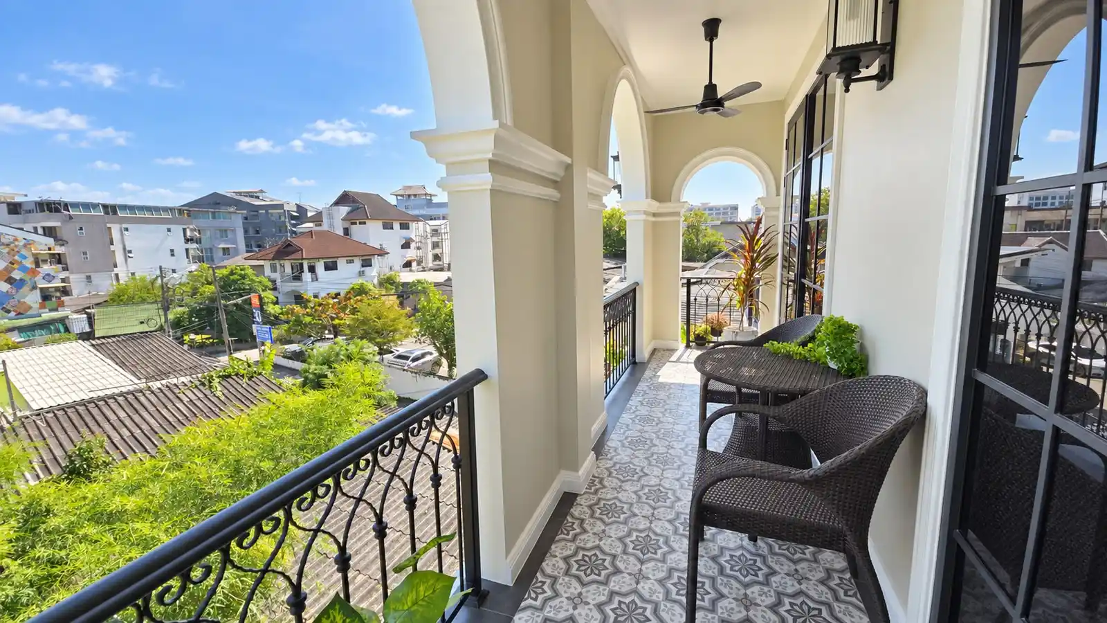 Floor 3 — Panorama Balcony